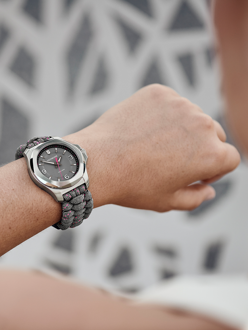 Victorinox 241920 I N O X V Ladies 37mm 10atm victorinox watches